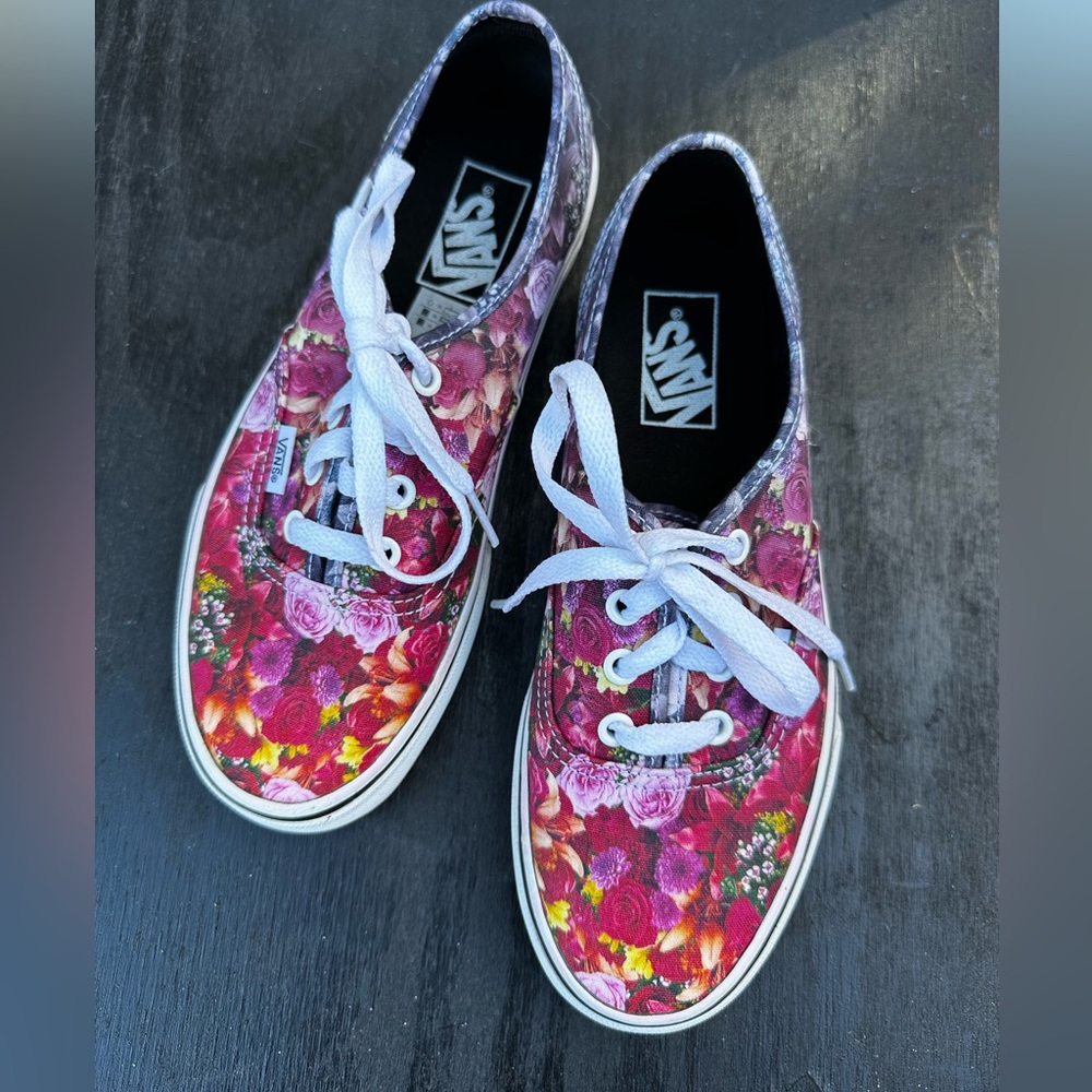 NWOB Vans authentic floral fade sneakers